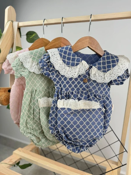 Kız Bebek Şapkalı Dantel Fistolu Çıtçıtlı Romper Badi İkili Set - MAVİ