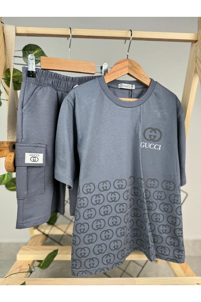 GUCCİİ BASKILI YAZLIK ERKEK ÇOCUK ŞORTLU İKİLİ TAKIM - GRİ