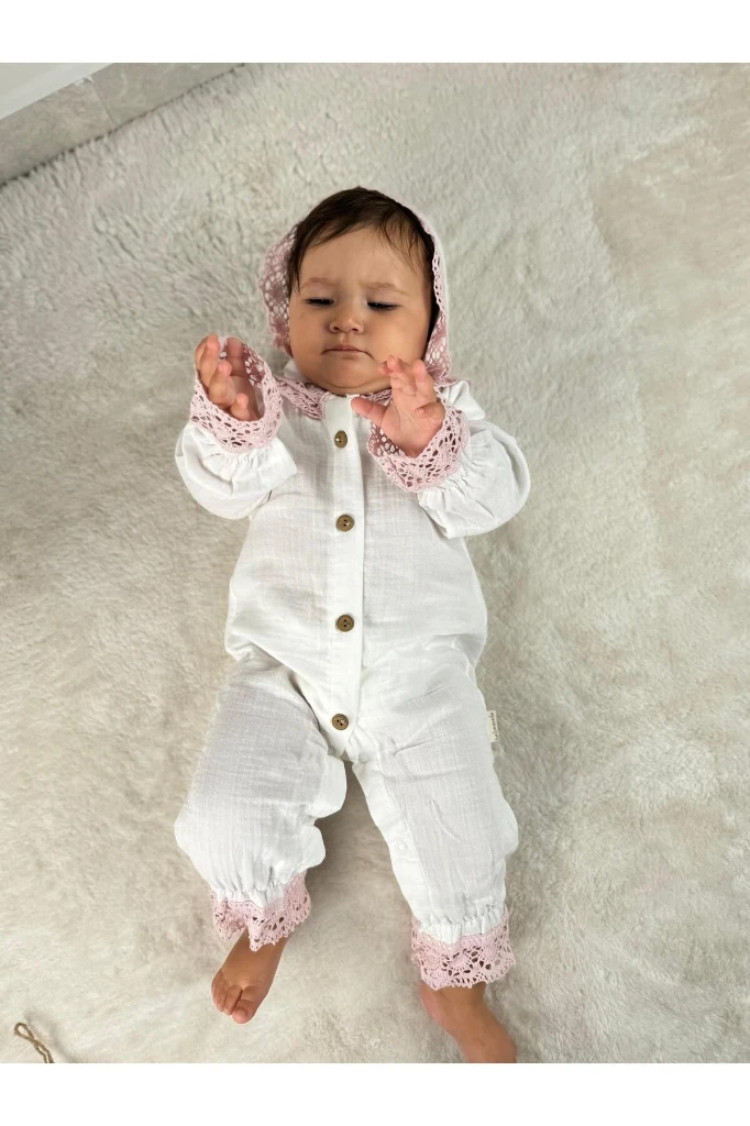 Güpürlü Şapkalı Alttan Çıtlıtlı Müslin Lüx Kalite Özel Gün Mevlüt Kız Bebek Tulum Takım - PEMBE