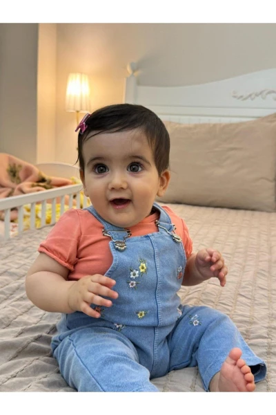 Çiçek Nakışlı Yumuşacık Likralı Organik Kot Salopetli Kısa Kol Badili 2'li Takım Tulum - NARÇİÇEĞİ