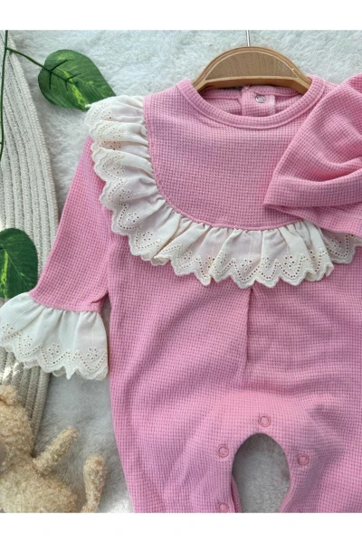 Dantel Yaka Kollu Bandana Aksesuarlı İkili Kız Bebek Premium Takım Tulum - PEMBE
