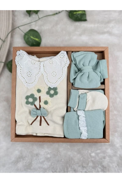 Güpür Yaka Detaylı Çiçek Desenli 5 Parça Premium Yenidoğam Set - YEŞİL