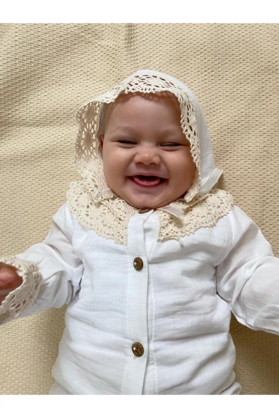 Güpürlü Şapkalı Alttan Çıtlıtlı Müslin Lüx Kalite Özel Gün Mevlüt Kız Bebek Tulum Takım - BEJ