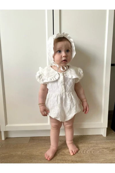 Kız Bebek Şapkalı Güpür İşlemeli Çıtçıtlı Romper Badi İkili Set - BEYAZ