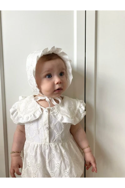 Kız Bebek Şapkalı Güpür İşlemeli Çıtçıtlı Romper Badi İkili Set - BEYAZ