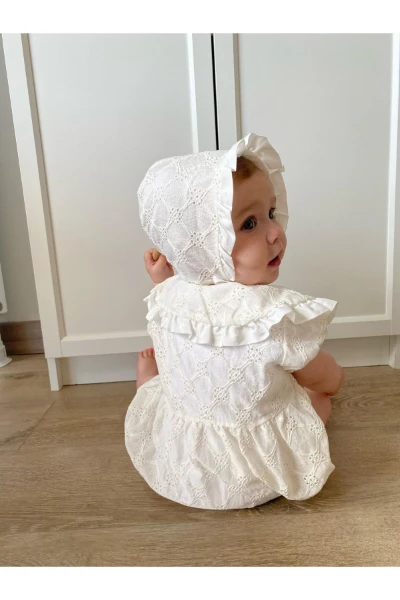 Kız Bebek Şapkalı Güpür İşlemeli Çıtçıtlı Romper Badi İkili Set - BEYAZ