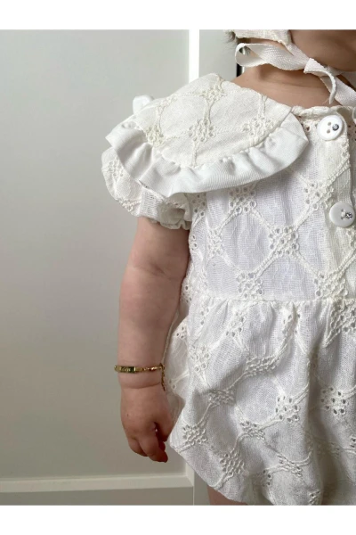 Kız Bebek Şapkalı Güpür İşlemeli Çıtçıtlı Romper Badi İkili Set - BEYAZ