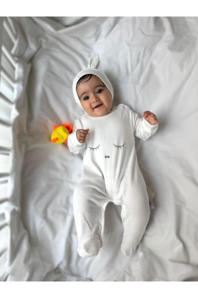 Uyusuz Sevimli Kirpik Nakışlı Ayaklı Şapkalı %100 Pamuk Unisex Tulum - BEYAZ