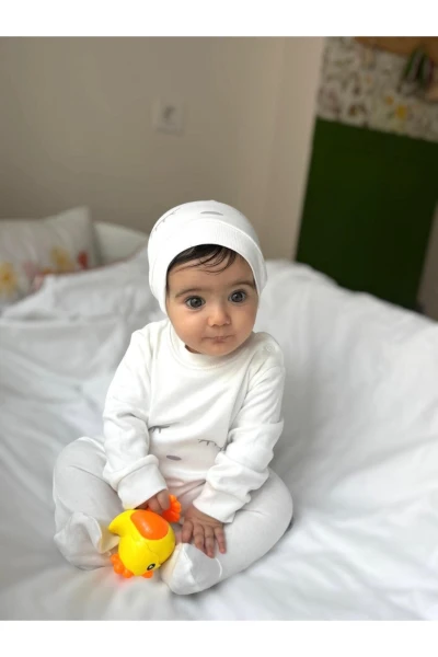 Uyusuz Sevimli Kirpik Nakışlı Ayaklı Şapkalı %100 Pamuk Unisex Tulum - BEYAZ