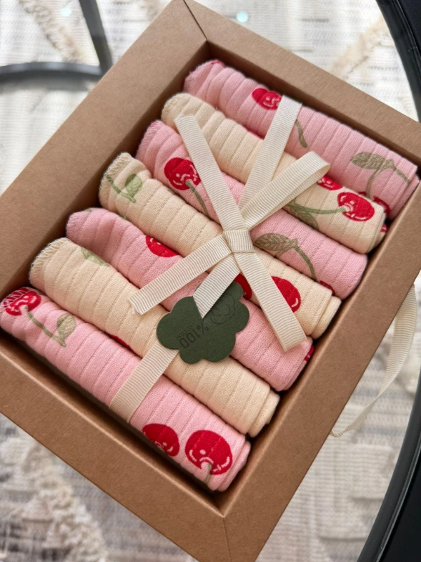 Özel Seri Baskılı 7'li %100 Pamuklu Bebek Ağız Silme Mendili - KIRMIZI