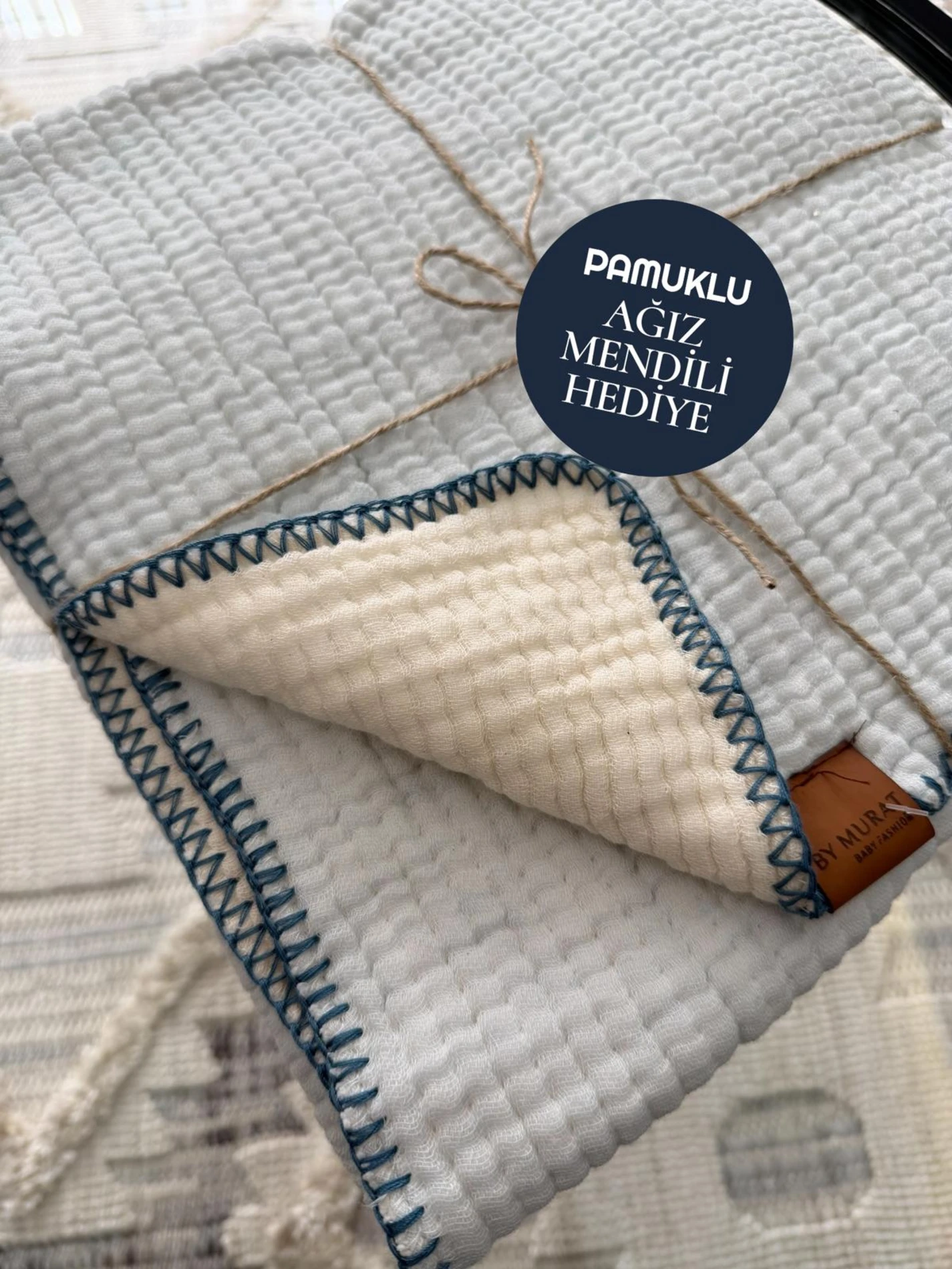 %100 Pamuklu 4 Katlı Yanları Oyalı Dikişli Müslin Battaniye - MAVİ