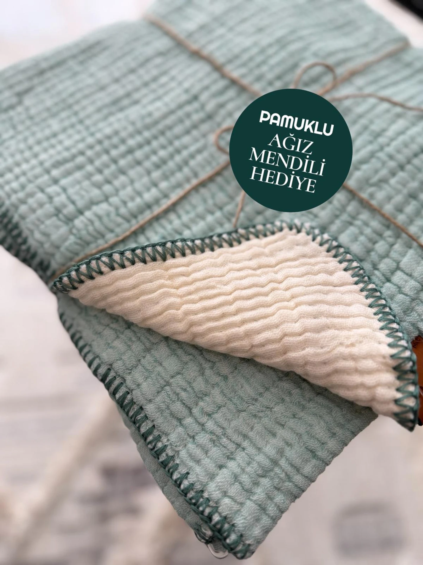 %100 Pamuklu 4 Katlı Yanları Oyalı Dikişli Müslin Battaniye - YEŞİL